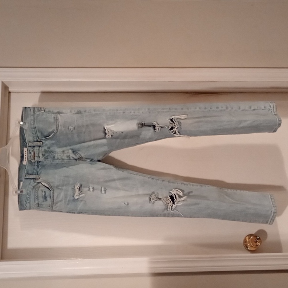 PacSun Like new. Only worn once. Men's distressed jeans